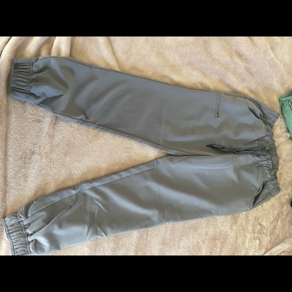 Januu gray scrub pants